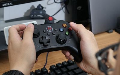 精准、丝滑,让神操作不变形 北通阿修罗2 Pro无线游戏手柄体验与游戏开发视角